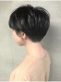 メンズライクで大人かわいい 黒髪ベリーショート