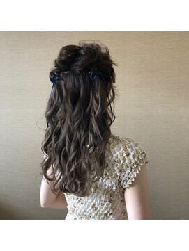 ザ シー 海老名(The C) [The C 岩崎] おフェミ可愛い◎くるりんぱハーフアップ(^^)