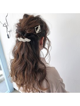 テクライズ 豊橋店(TECHRISE) 波ウエーブ×ツイスト編みハーフアップ