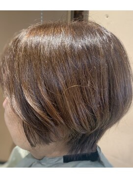 リーオオサカ(Lee Osaka) 【Lee大阪店】小顔 大人かわいい くびれショート /新出奈津樹