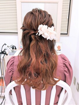 リサ 恵比寿(risa.) ねじりのハーフアップ