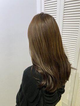 アドラーブル 万代店 (adorable) 【艶髪】オリーブベージュ　韓国風ヘア　10代20代