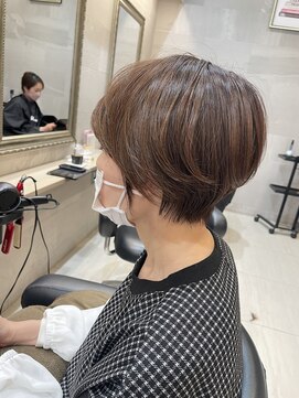 チリンバイロストシティー(Chillin by LOSTCITY) ショートボブインナーカラー髪質改善白髪ぼかし縮毛矯カット