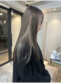 オリーブグレー×ホワイトカラー