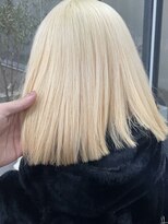 イリ 心斎橋(ili)&nbsp;インナーカラーミルクティーベージュレイヤーカット