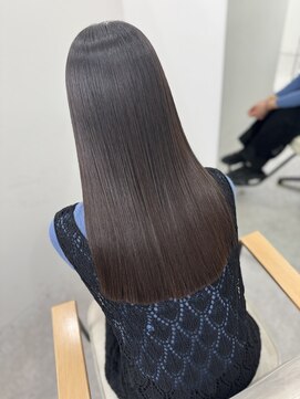 モモ(momo) ロング顔周りレイヤーくびれヘアおくれ毛_momo0001