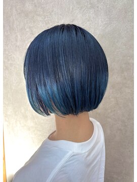 エニル(enil) ◎深みネイビーから繋がるブルーグラデが魅力の上質ボブ◎