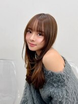 ヒュー 広島(HEW)&nbsp;王道かわいいシースルーバングレイヤーハッシュカットグレージュ