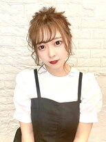 ウーロス(uros.)&nbsp;ナチュラルブラウン×アップアレンジ