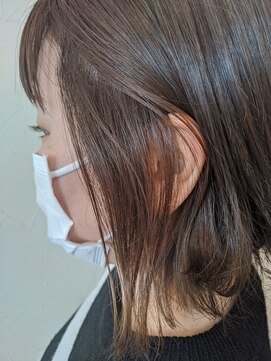 エッセンス(essence) 白髪明るめ　イヤリングカラー