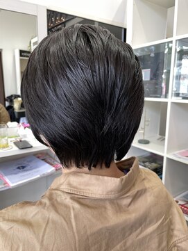 シンヤヘアーズ(SHINYA HAIRS) ショートスタイル