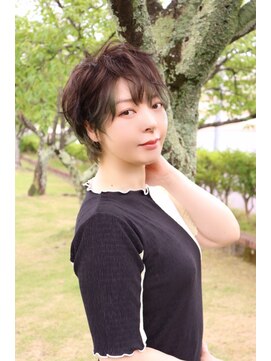 アヴァンティ ヘアーアンドスパ(avanti hair&spa) 巻き巻きショート×グリーンインナー