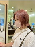 ピンクベージュ × ボブ