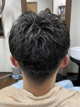 バーバー ヤングケン(BARBER YOUNGKEN)の写真/ON/OFF決まるスタイルで幅広い年代から支持◎デキる男の身だしなみは《BARBER YOUNGKEN》で！