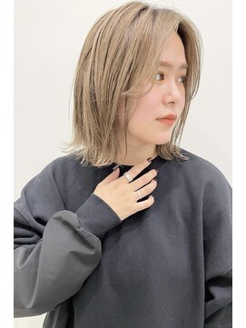 イーズ 鎌倉(e's) 《e'sイーズ鎌倉》春のハイトーンベージュ/大人のボブヘア