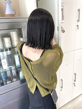 フィグバイアルテフィーチェ(fig by artefice) 外ハネぶつ切りボブ× アッシュブラック