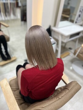 カリーナ(CARINA) ホワイトベージュ/ハイトーンカラー