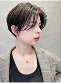 大人ショート 前下がりハンサム 襟足短め 前髪なし 表参道 A0808