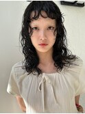 ウエットスタイリングの黒髪パーマ