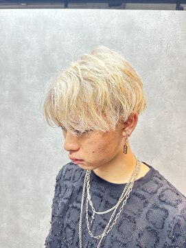 デフカッヅ 北千住(DEF CUTZ) ホワイトブロンド