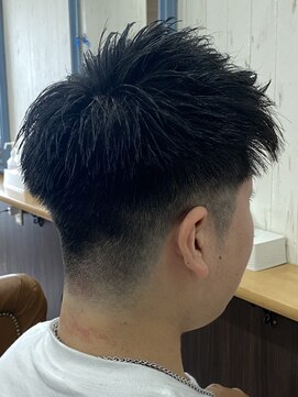 シェノン(CHAINON) アップバングフェードスタイル