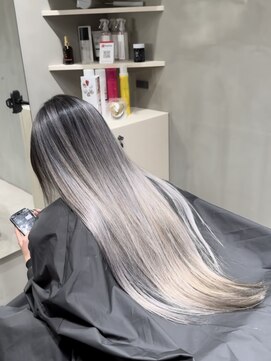 バレイヤージュ/ホワイトシルバー/シャドウルーツスーパーロング