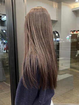 ヘアーアイスカルテット(HAIR ICI QUARTET) 大人可愛いベージュカラー×ストレートヘアー