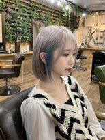 プランツヘアー&nbsp;ホワイトシルバー×インナーブルー
