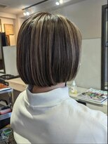 ソラーナ(SOLANA)&nbsp;切りっぱなしボブ 白髪ぼかしハイライト