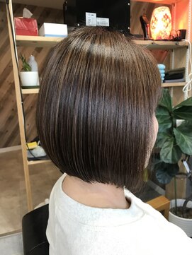 ピース(peace) 前下がりボブ