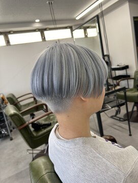 シャフト(SHAFT) ホワイトシルバー♪