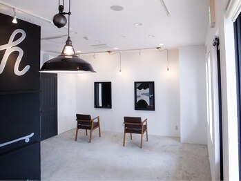 h 鳥大前の写真/アーティストにデザインされた遊び心のあふれた空間◇落ち着いた雰囲気のプライベートサロン―。