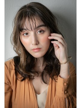 カバーヘア ブリス 川口(COVER HAIR bliss) グレージュアッシュ韓国風巻きフェミニンロングv川口20代30代