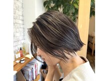 ウォールヘアー(Wall hair)の雰囲気（ハイライトカラーでつくる、やわらかなグレージュカラー）