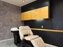 フルフラットのシャンプー台で極上の癒しをご提供致します。