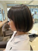 ツヤ感重視のナチュラルミニボブ