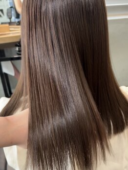 ヒカリス 中崎店(HIKARIS)の写真/【中崎町駅/徒歩3分】柔らかな潤いのあるツヤ髪がダメージレス◎まっすぐ過ぎないナチュラルストレートに！