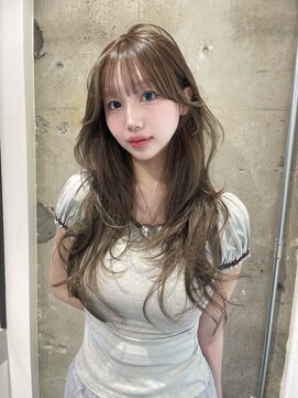 リリー(Lilley) 赤みなしカラー×小顔レイヤー×韓国風巻き×髪質改善