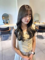 スリー(three.)&nbsp;【three.】オリーブ×顔まわりレイヤー