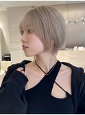 ショートボブ/ミルクティーベージュ/顔周りカット/2ブリーチ