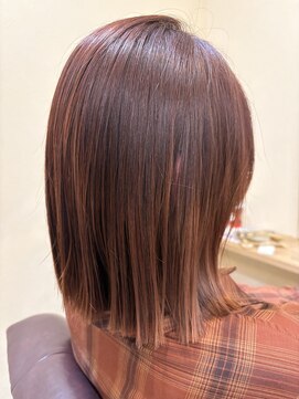 小顔にみせる顔まわり&ミディアムボブ