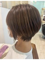 リタ(Lita)&nbsp;20代、30代、40代、輪郭補正で作るミニーショート
