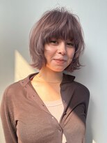 ニア(nir.)&nbsp;20代30代40代小顔ひし形くびれミディアムショート