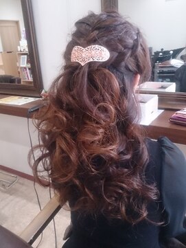 ファータヘアデザイン(FATA HAIR DESIGN) 編み込みハーフアップ