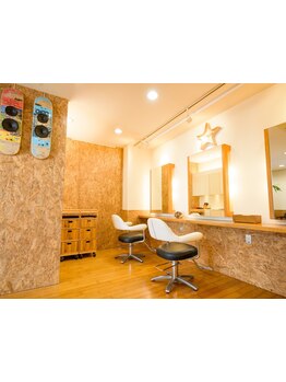 高技術スタイリストがマンツーマンで、丁寧な施術であなたの髪の悩みを解決し理想のスタイルへ◇狛江