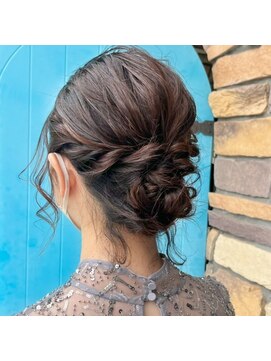 ミル(1001 mille) 結婚式のお呼ばれまとめ髪【1001mille】