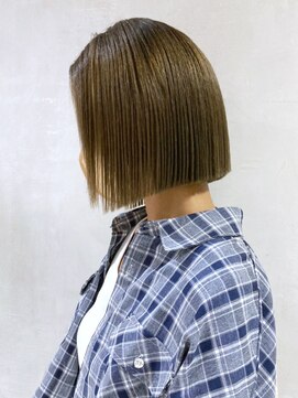 アイティー バイ アルバム 浦和店(IT by ALBUM) ナチュラルボブ_斜めバンググレージュカラー_ba407212