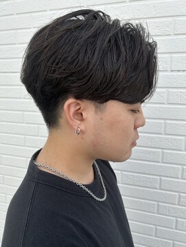 ヒュイル バイ ニアウ(Hwyl by Niau) メンズマッシュセンターパートスパイラルパーマニュアンスパーマ