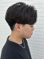 ヒュイル バイ ニアウ(Hwyl by Niau) メンズマッシュセンターパートスパイラルパーマニュアンスパーマ