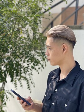 メリケンバーバーショップ フクオカ(MERICAN BARBERSHOP FUK) 波巻き束感ショートツーブロックマッシュアップバングコンマヘア